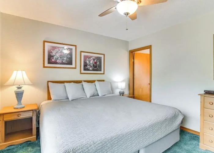 Cozy Branson Townhome 1 Mi to Silver Dollar City!