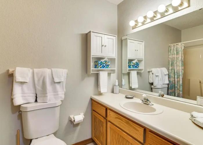 Cozy Branson Townhome 1 Mi to Silver Dollar City!