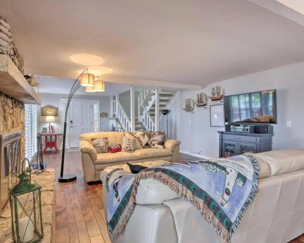 Private Dock: Waterfront Lake Ozark Home!