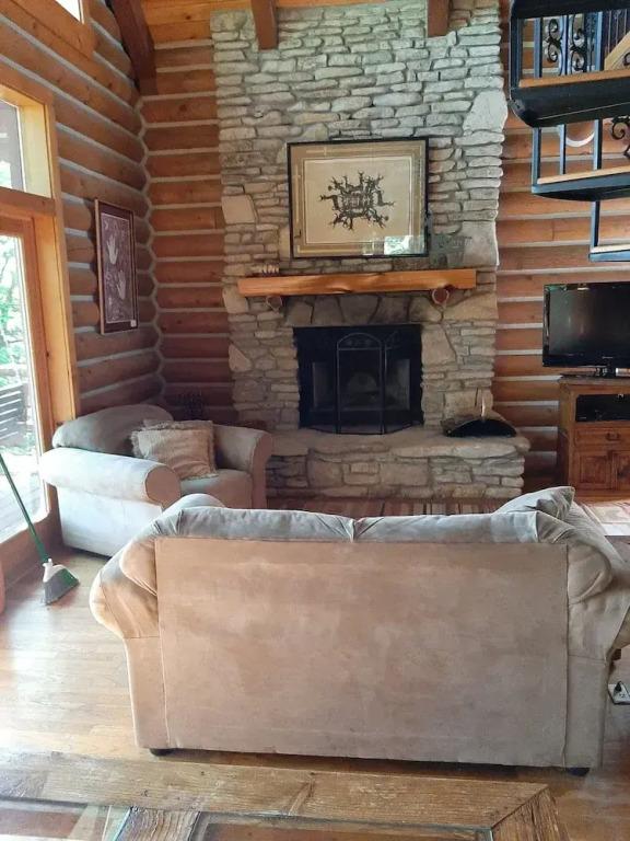 Cherokee mountain log cabin resort