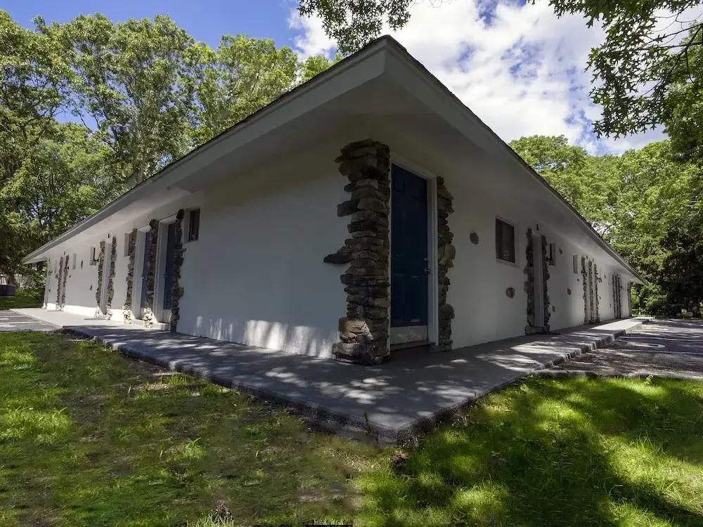 Hampton's Vacation Inn