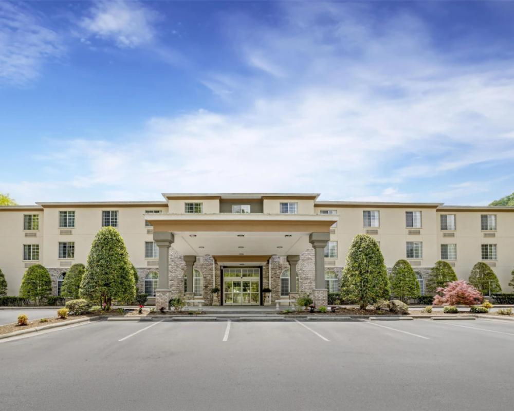 Best Western Plus River Escape Inn & Suites