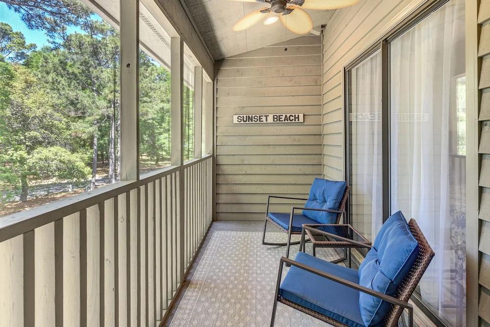 Resort Condo ~ 2 Mi to Sunset Beach Seashore!