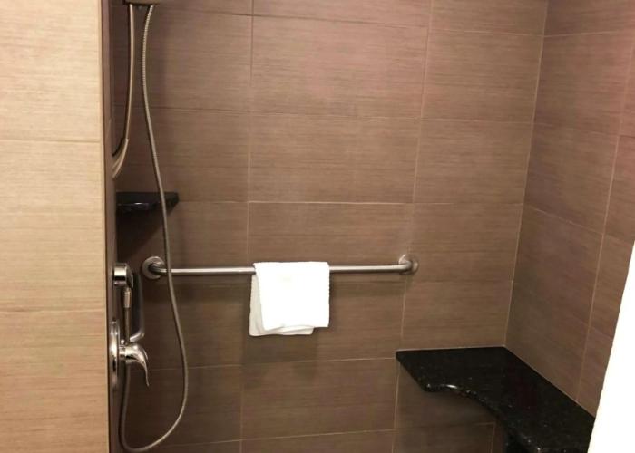 DoubleTree by Hilton Akron Fairlawn