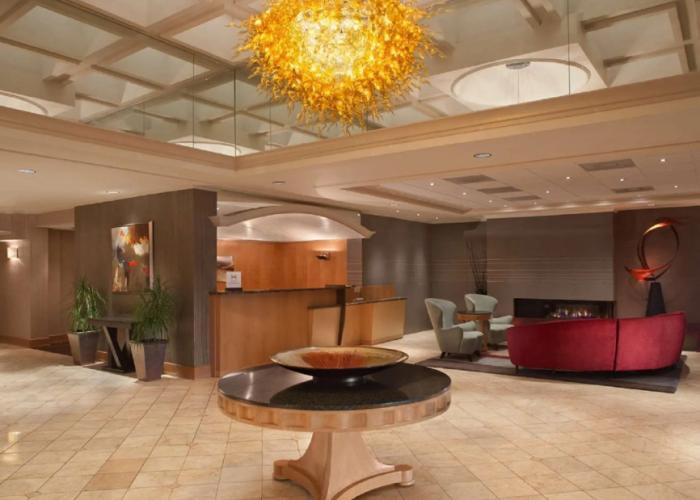 DoubleTree by Hilton Akron Fairlawn