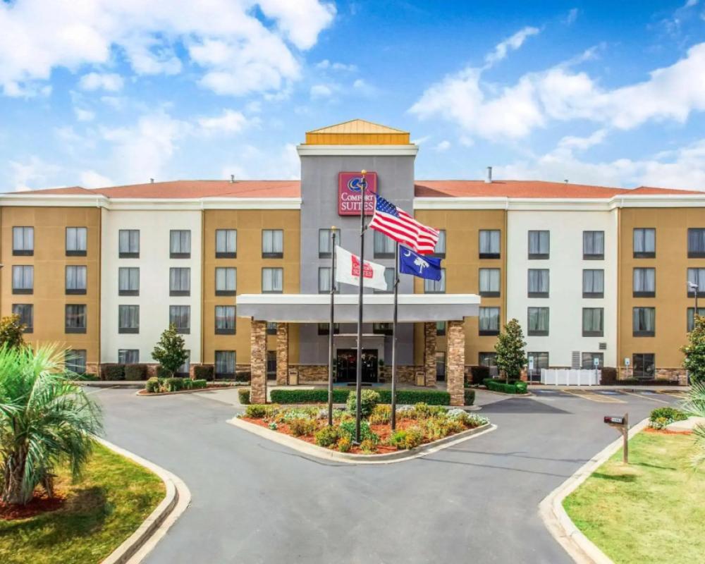 Comfort Suites Clinton near Presbyterian College