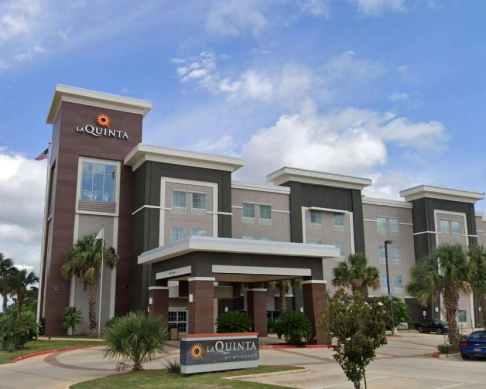 La Quinta Inn & Suites by Wyndham Pearsall