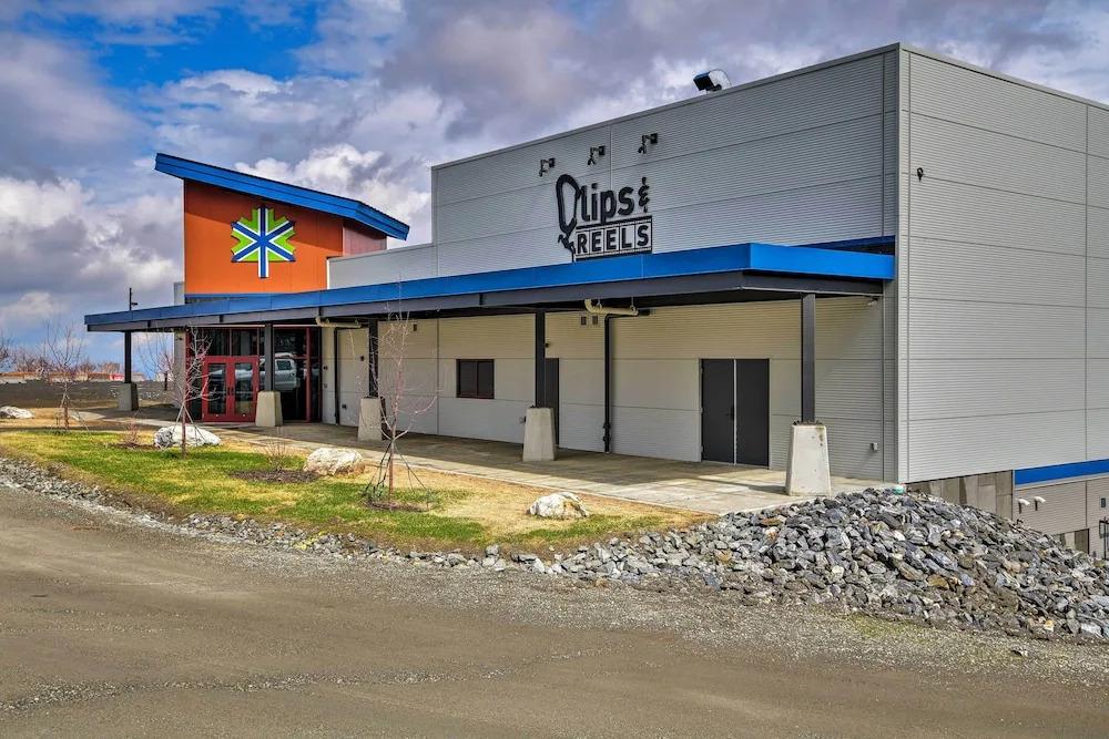 Ski-in Resort Family Condo w/ Deck at Jay Peak!