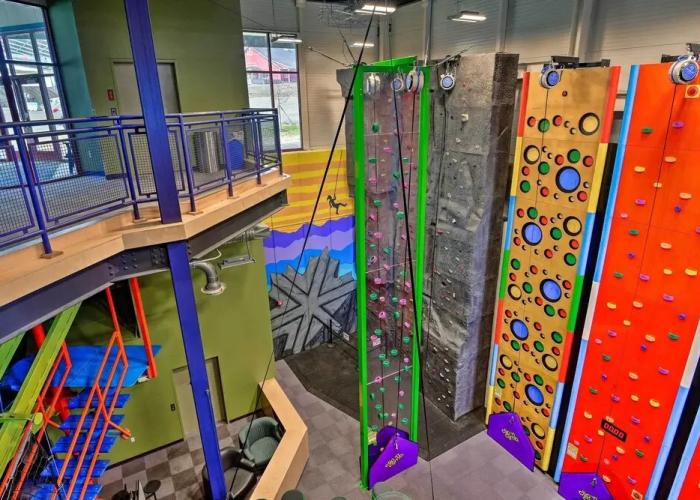 Ski-in Resort Family Condo w/ Deck at Jay Peak!