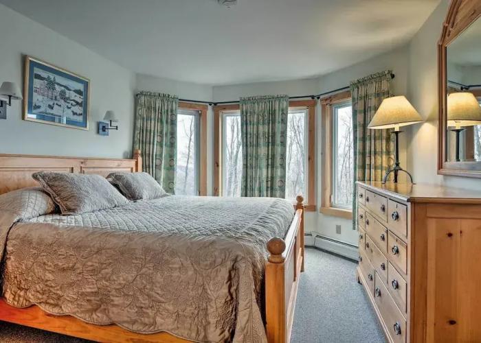 Ski-in Resort Family Condo w/ Deck at Jay Peak!