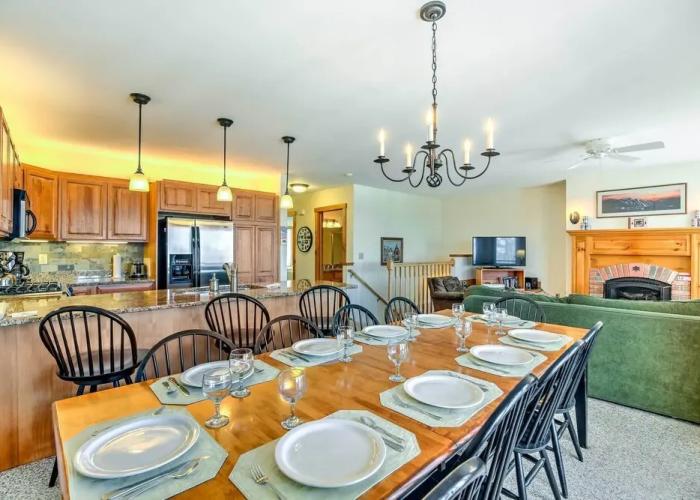 Inviting Ski-in/ski-out Condo at Jay Peak Resort!