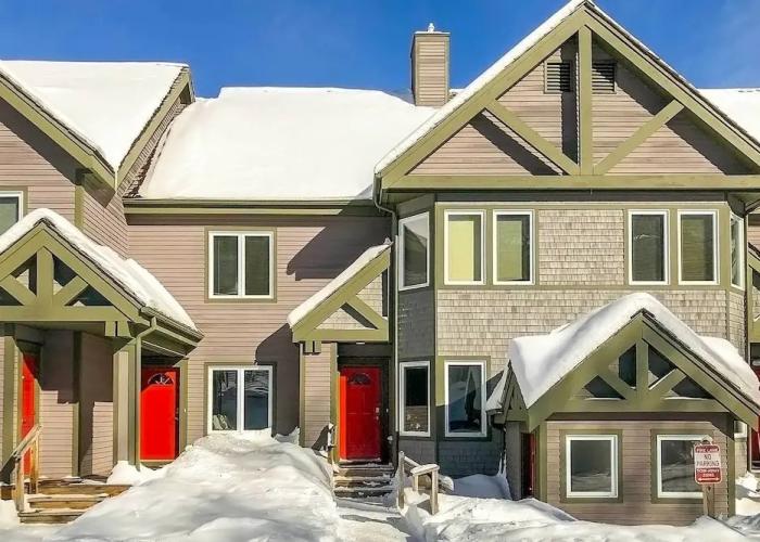 Inviting Ski-in/ski-out Condo at Jay Peak Resort!