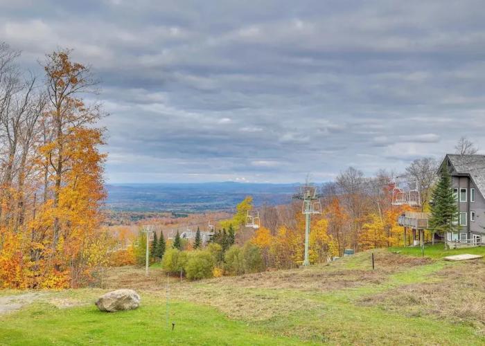Ski-in/ski-out w/ Sauna in Jay Ski Peak Resort!