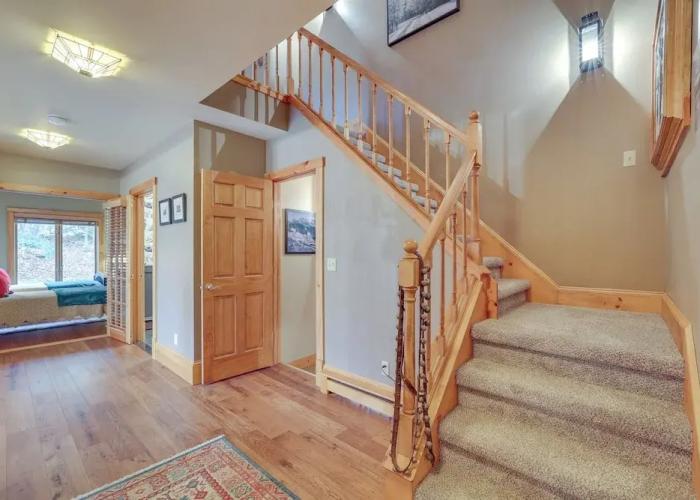 Ski-in/ski-out w/ Sauna in Jay Ski Peak Resort!