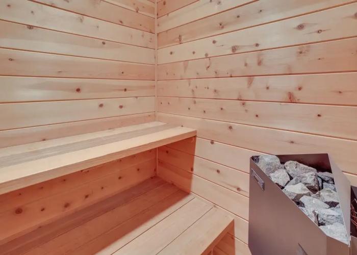 Ski-in/ski-out w/ Sauna in Jay Ski Peak Resort!