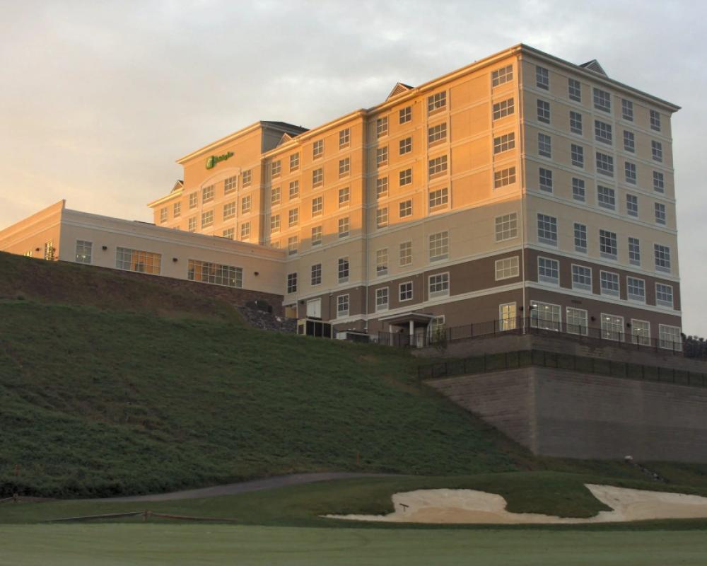 DoubleTree by Hilton Front Royal Blue Ridge Shadows