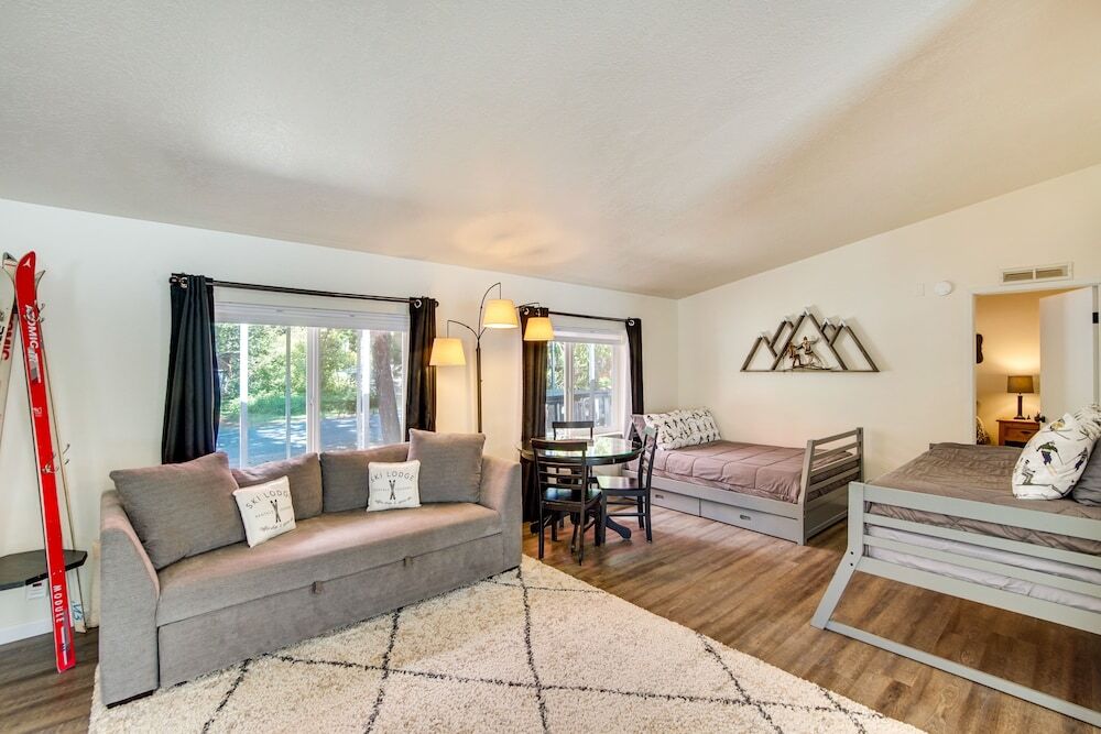 Riverfront Home w/ Deck, Near Mount Rainier!