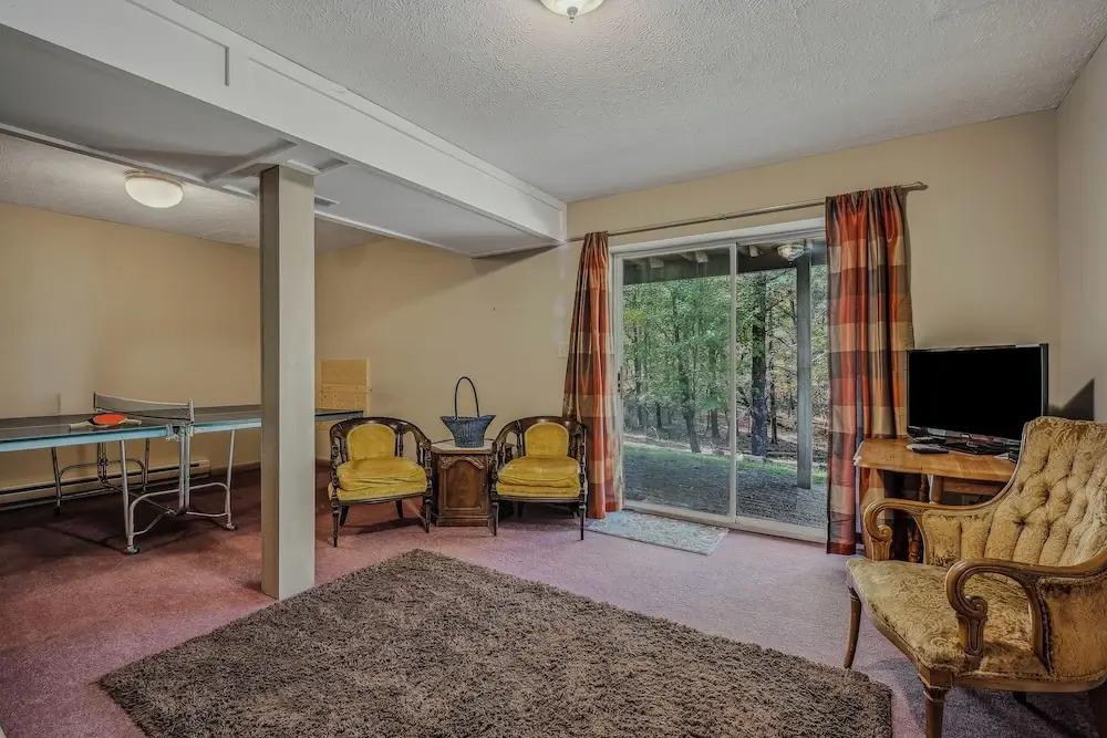 Mountain View Hideaway- A Fun Time Away!