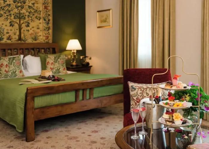 Fernhill House Hotel & Gardens