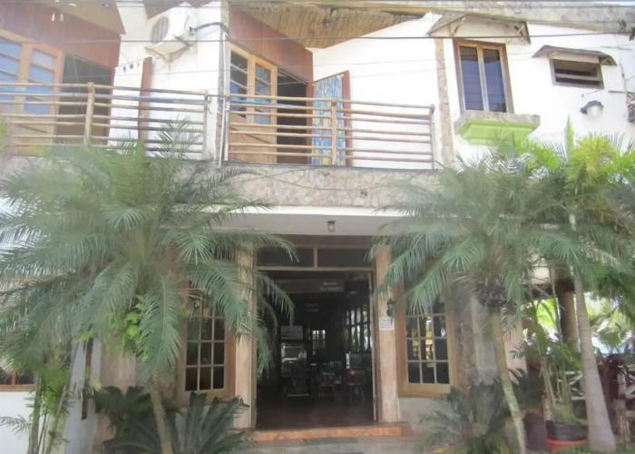 Hotel Sherwood