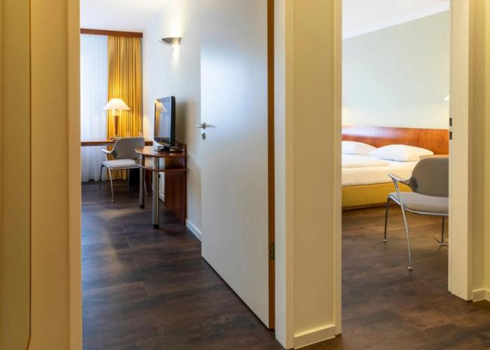 Globana Airport Hotel
