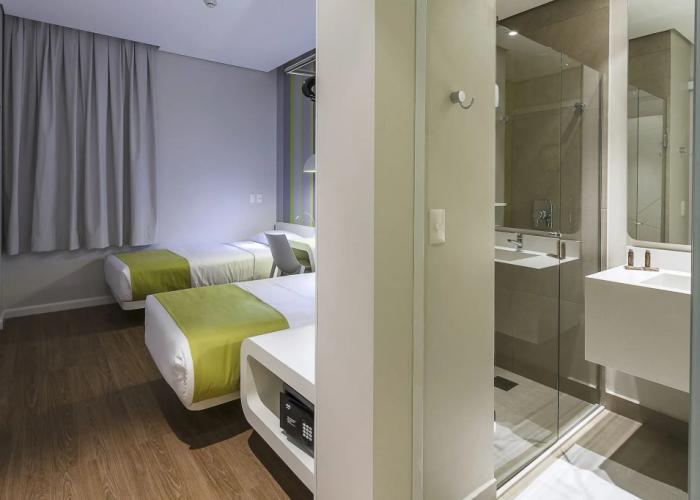 DMax Hotel