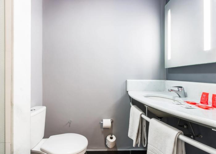 ibis Marilia