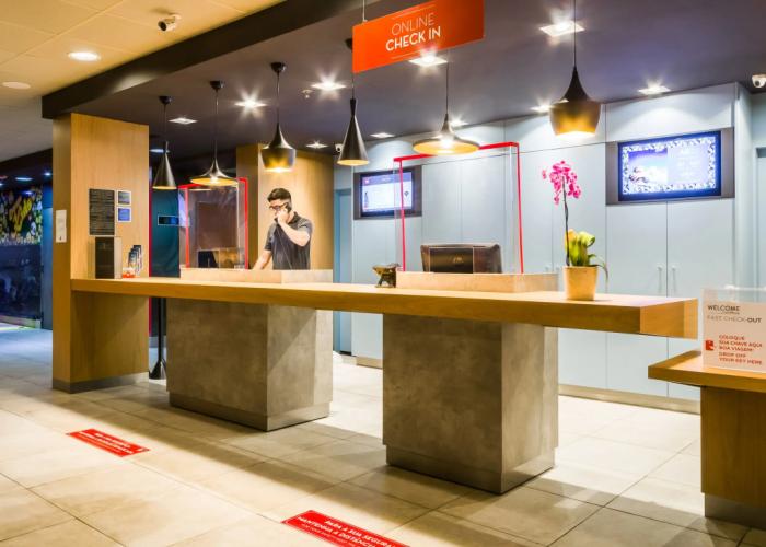 ibis Marilia