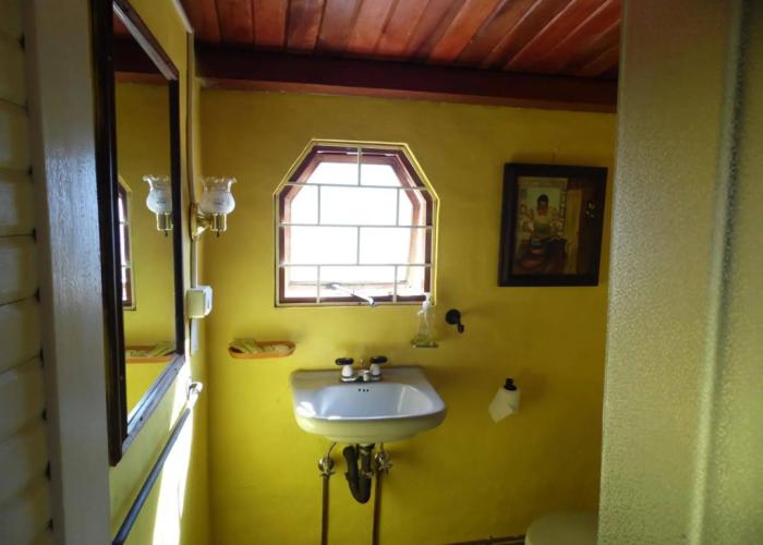 La Casa Amarilla