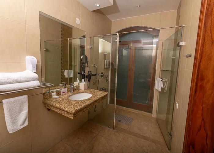 Sangay Spa Hotel