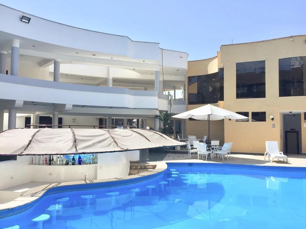 фото Embassy Beach Hotel