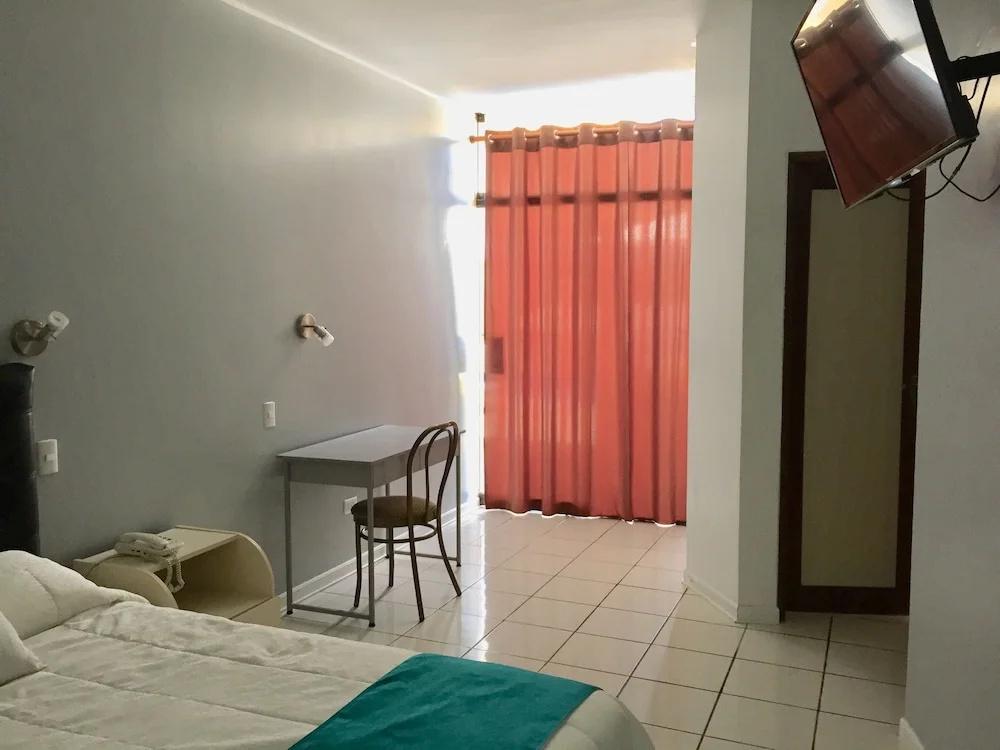 фото Embassy Beach Hotel