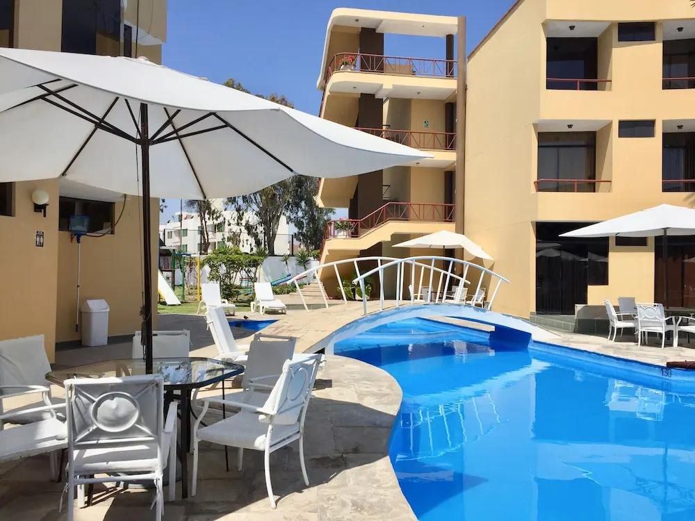 фото Embassy Beach Hotel