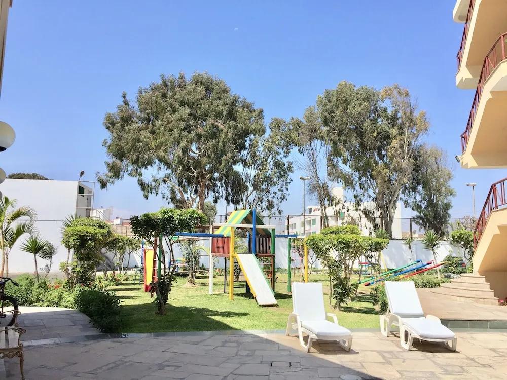 фото Embassy Beach Hotel