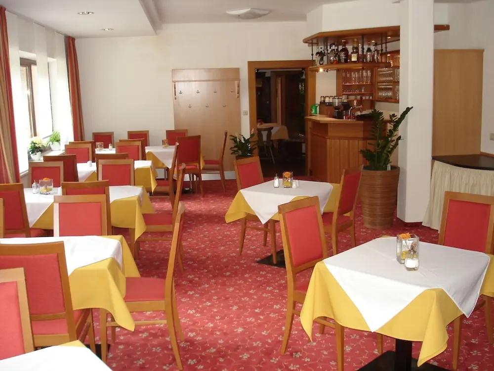 фото Hotel Hubertus