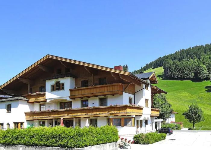 Apartment in Filzmoos with a balcony