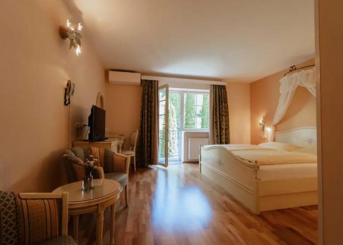 Schlossl Hotel Kindl