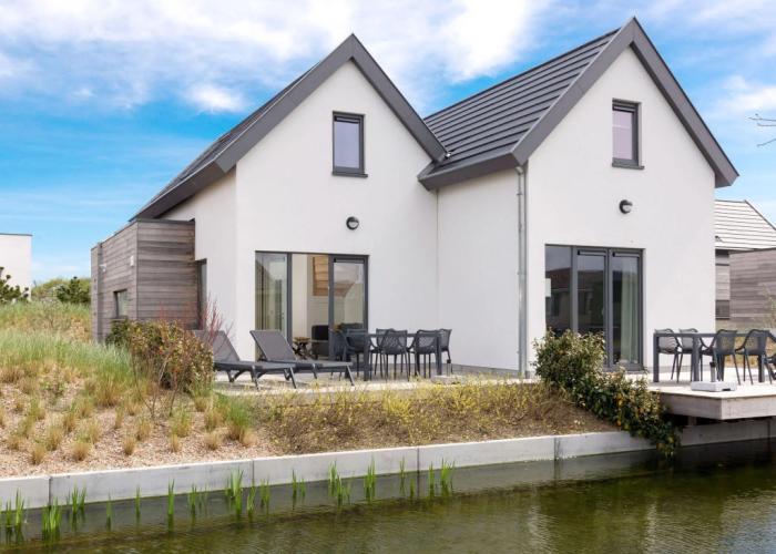Comfy Holiday Home, Beach Within Walking Distance