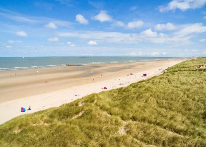 Comfy Holiday Home, Beach Within Walking Distance