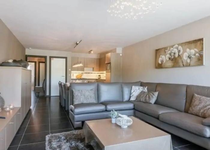 Bright Apartment With Parking Near the Beach