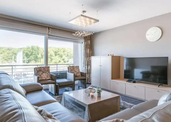 Bright Apartment With Parking Near the Beach