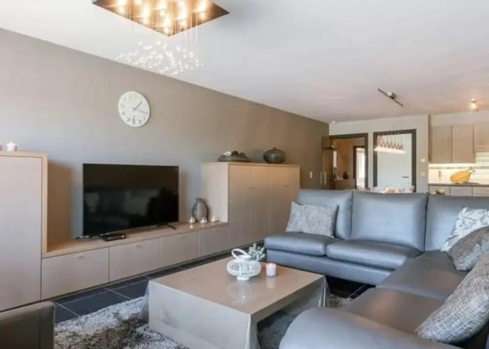 Bright Apartment With Parking Near the Beach