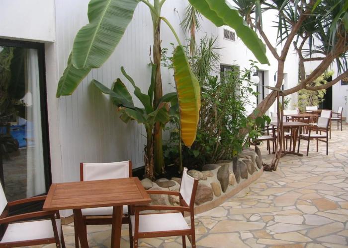 Tropical Hotel