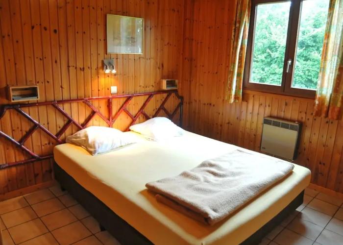 Bungalow Near the Ourthe and From the Centre of Town