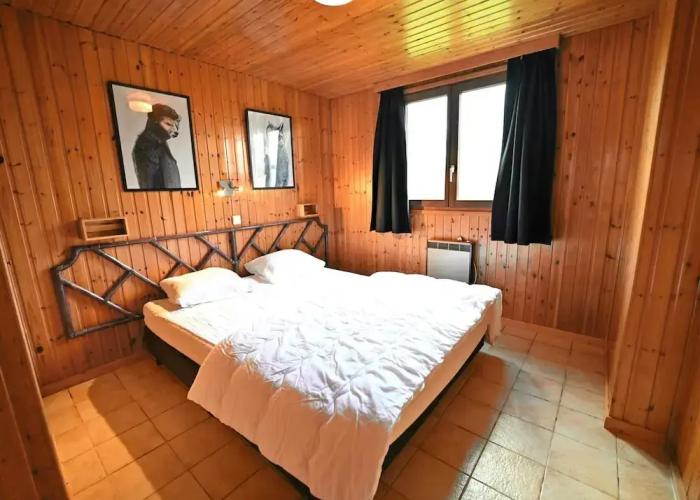 Bungalow Near the Ourthe and From the Centre of Town