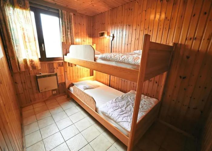 Bungalow Near the Ourthe and From the Centre of Town