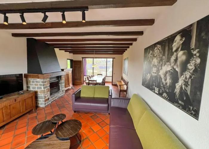 Pleasant and Luxurious House Located in Noiseux
