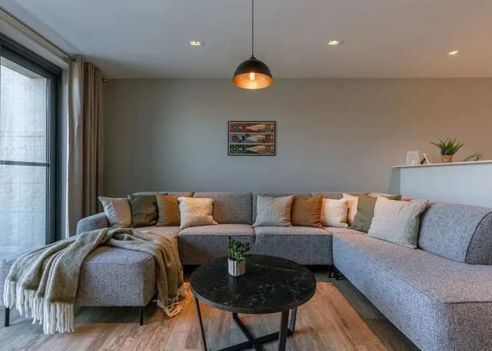 House Tilo Charming Holiday Home in Ypres for 8 Guests History Nature and Relaxation