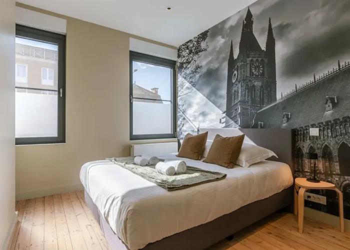 House Tilo Charming Holiday Home in Ypres for 8 Guests History Nature and Relaxation