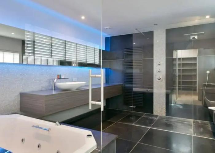 Spectacular Holiday-villa With Lounge-area and bar